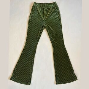 SHEIN green ribbed velvet hi rise flare pants • size M